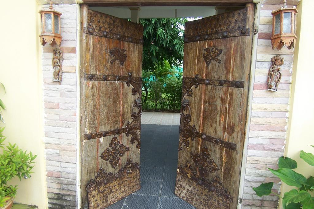 Phuket Airport Overnight Hotel Nai Yang Exterior foto