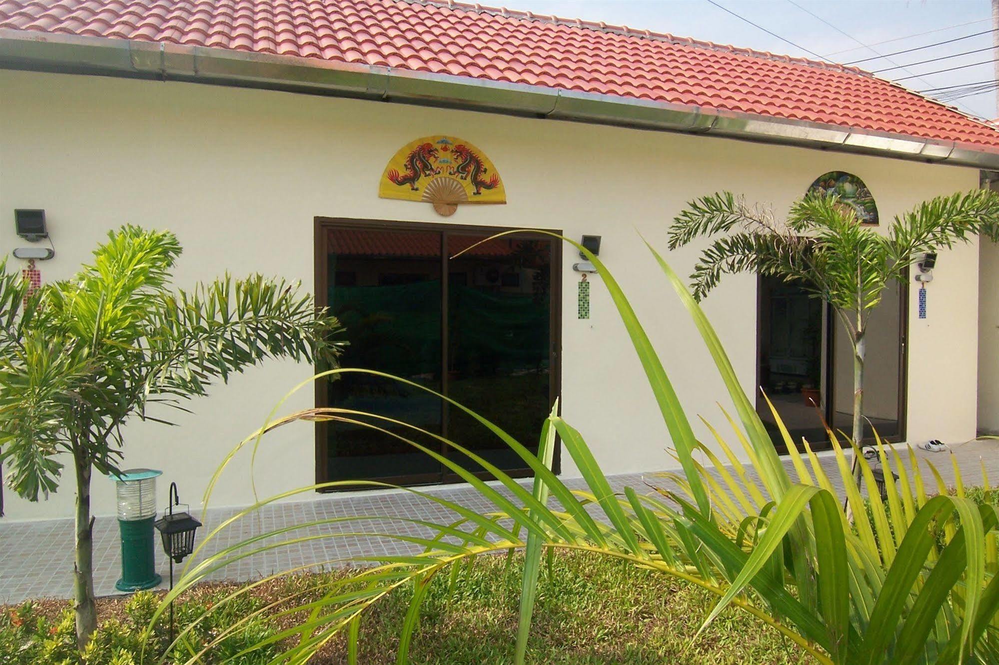 Phuket Airport Overnight Hotel Nai Yang Exterior foto